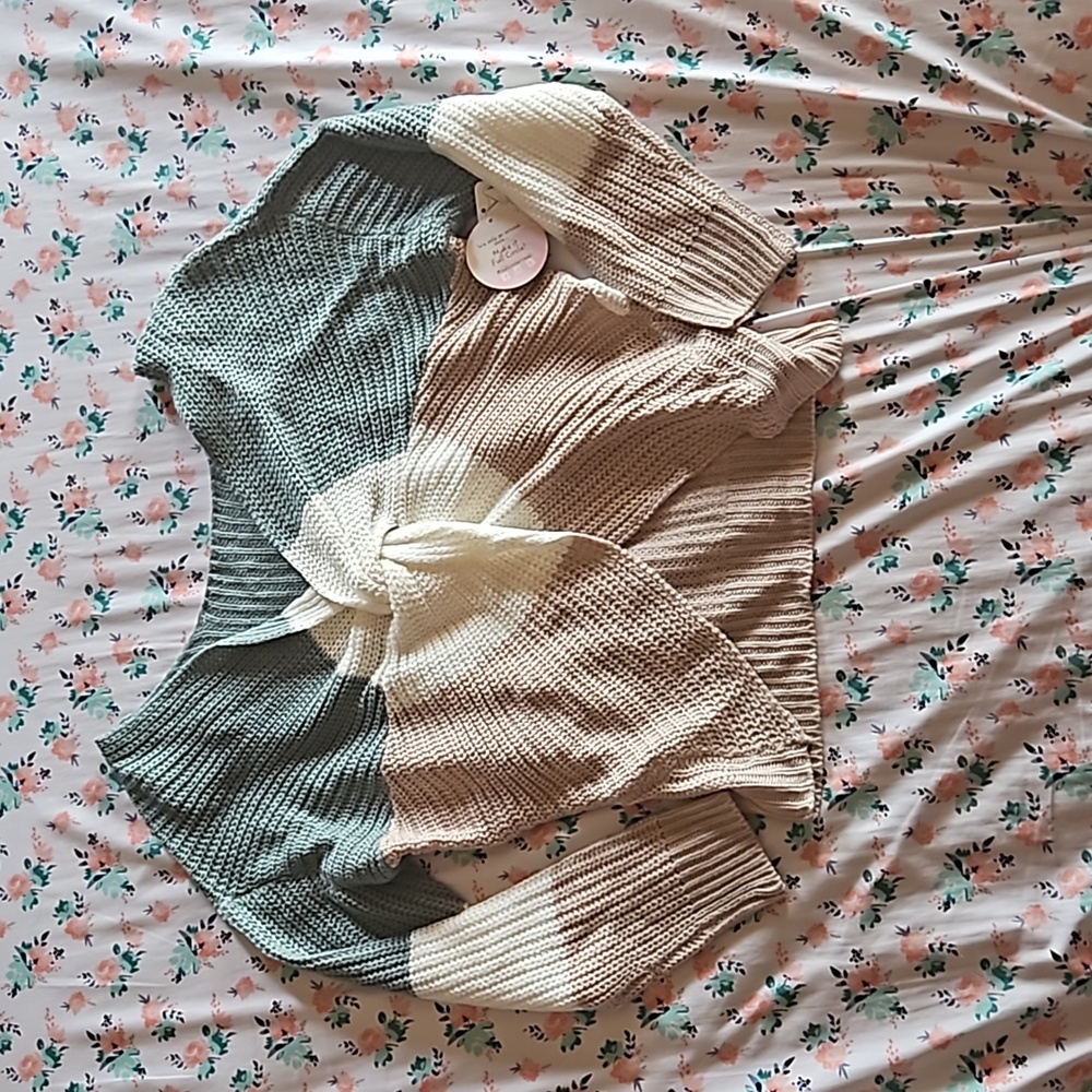 Pink/green/white Sweater